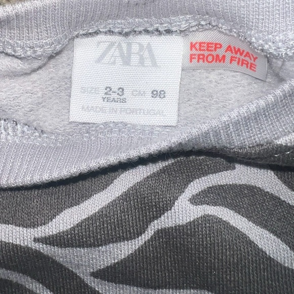 Zara 2/3Y Zebra Print Sweatshirt Crewneck- Black and White EUC - Picture 2 of 2